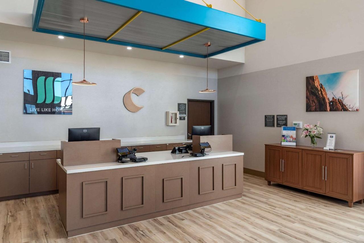 Comfort Suites Colorado Springs East - Medical Center Area Exteriér fotografie