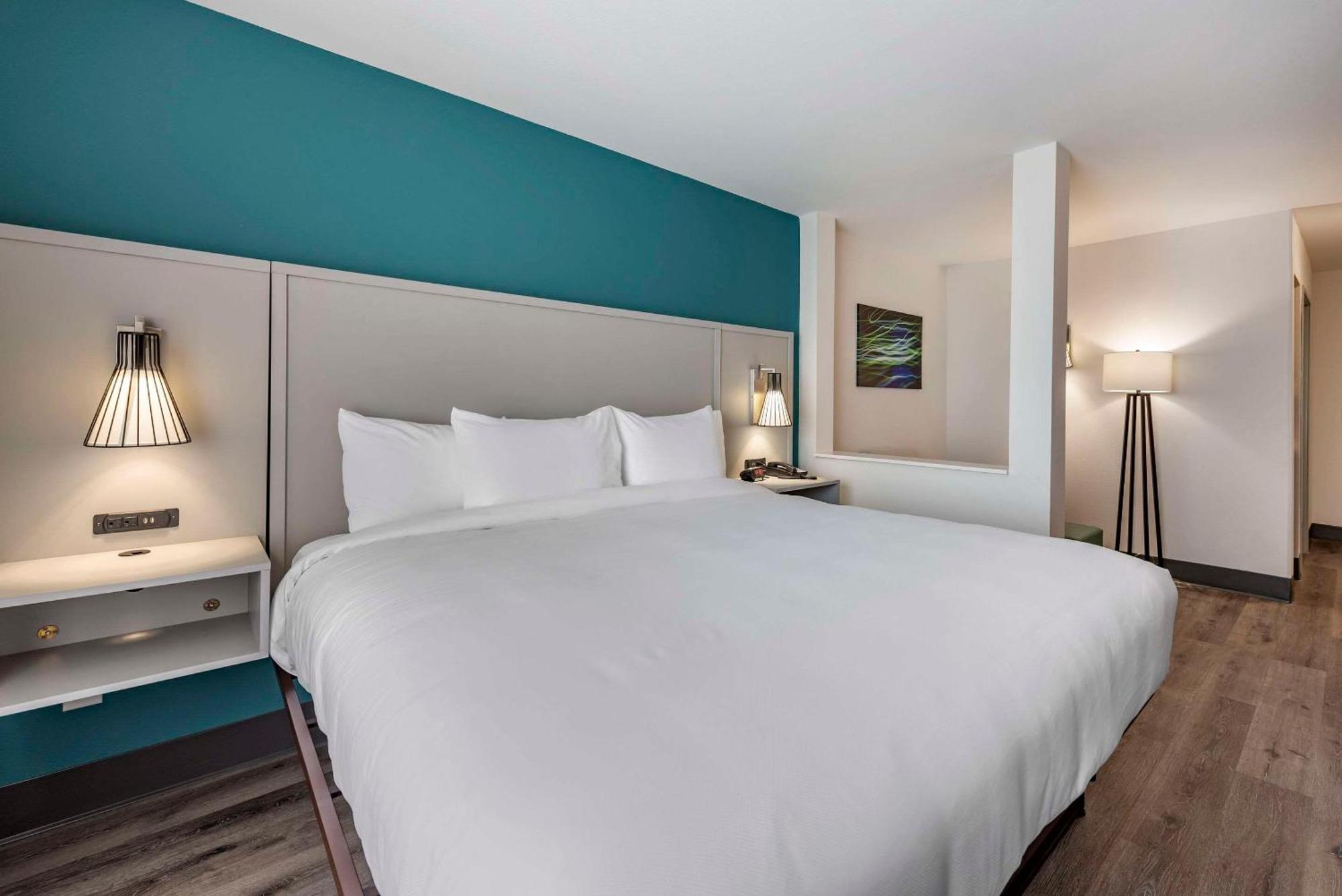 Comfort Suites Colorado Springs East - Medical Center Area Exteriér fotografie